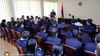 Ապօրինի ընդերքօգտագործման դեպքերով բացառել հետագայում նույն վայրում նմանատիպ դեպքերի շարունակական կատարումը. Քննչական կոմիտեի նախագահը խորհրդակցություն է անցկացրել Արարատի մարզային քննչական վարչությունում